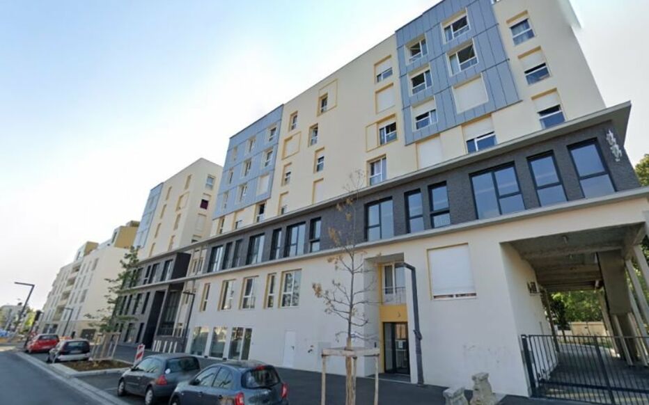 Orly (Val-de-Marne) : Les policiers prennent tous les risques pour maîtriser une forcenée armée d’un couteau